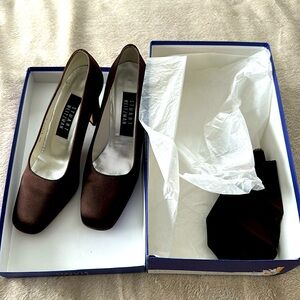 Stuart Weitzman ladies satin shoes with box